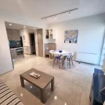 Connie's House شقة